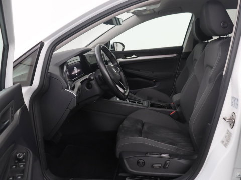 Volkswagen Golf Variant 1.5 eTSI Life Business | Trekhaak | Camera | Stoelverwarming | Apple Carplay |