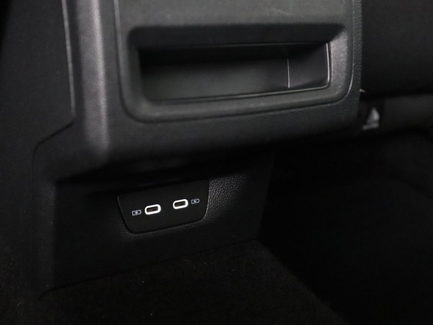 Volkswagen Golf Variant 1.5 eTSI Life Business | Trekhaak | Camera | Stoelverwarming | Apple Carplay |
