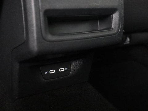 Volkswagen Golf Variant 1.5 eTSI Life Business | Trekhaak | Camera | Stoelverwarming | Apple Carplay |
