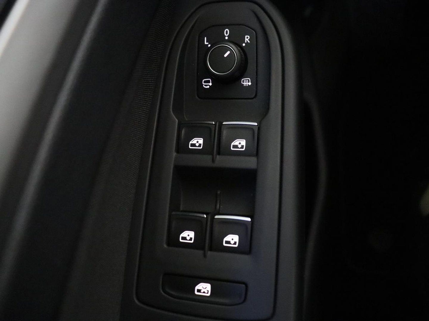 Volkswagen Golf Variant 1.5 eTSI Life Business | Trekhaak | Camera | Stoelverwarming | Apple Carplay |