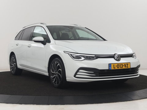 Volkswagen Golf Variant 1.5 eTSI Life Business | Trekhaak | Camera | Stoelverwarming | Apple Carplay |