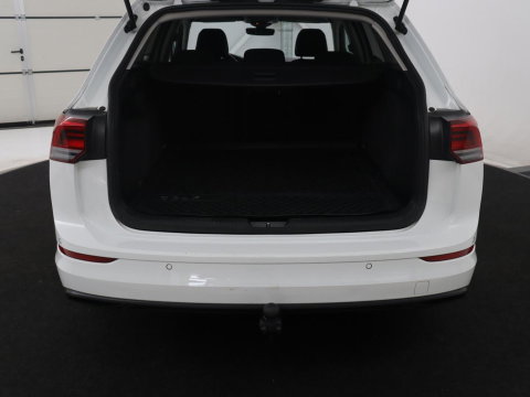Volkswagen Golf Variant 1.5 eTSI Life Business | Trekhaak | Camera | Stoelverwarming | Apple Carplay |