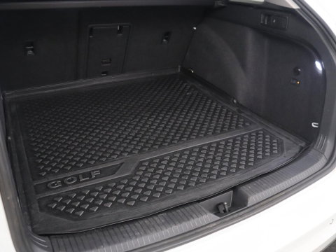 Volkswagen Golf Variant 1.5 eTSI Life Business | Trekhaak | Camera | Stoelverwarming | Apple Carplay |
