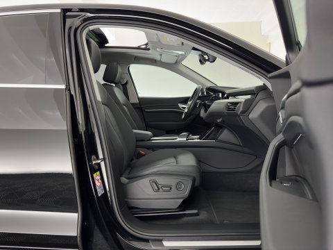 Audi e-tron Sportback 55 Quattro Business Edition Plus 95 kWh [3-Fase-11kW] {SoH-94%} Aut. *HEATPUMP | PANO | LEATHER | ADAPTIVE-CRUISE | MEMORY-PACK | FULL-LED | DIGI-COCKPIT | KEYLESS | CAMERA | PRIVACY-GLASS | HEATED-COMFORTSEATS | DAB+ | 21''ALU*