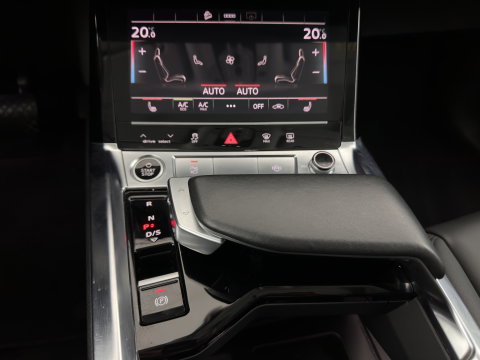 Audi e-tron Sportback 55 Quattro Business Edition Plus 95 kWh [3-Fase-11kW] {SoH-94%} Aut. *HEATPUMP | PANO | LEATHER | ADAPTIVE-CRUISE | MEMORY-PACK | FULL-LED | DIGI-COCKPIT | KEYLESS | CAMERA | PRIVACY-GLASS | HEATED-COMFORTSEATS | DAB+ | 21''ALU*
