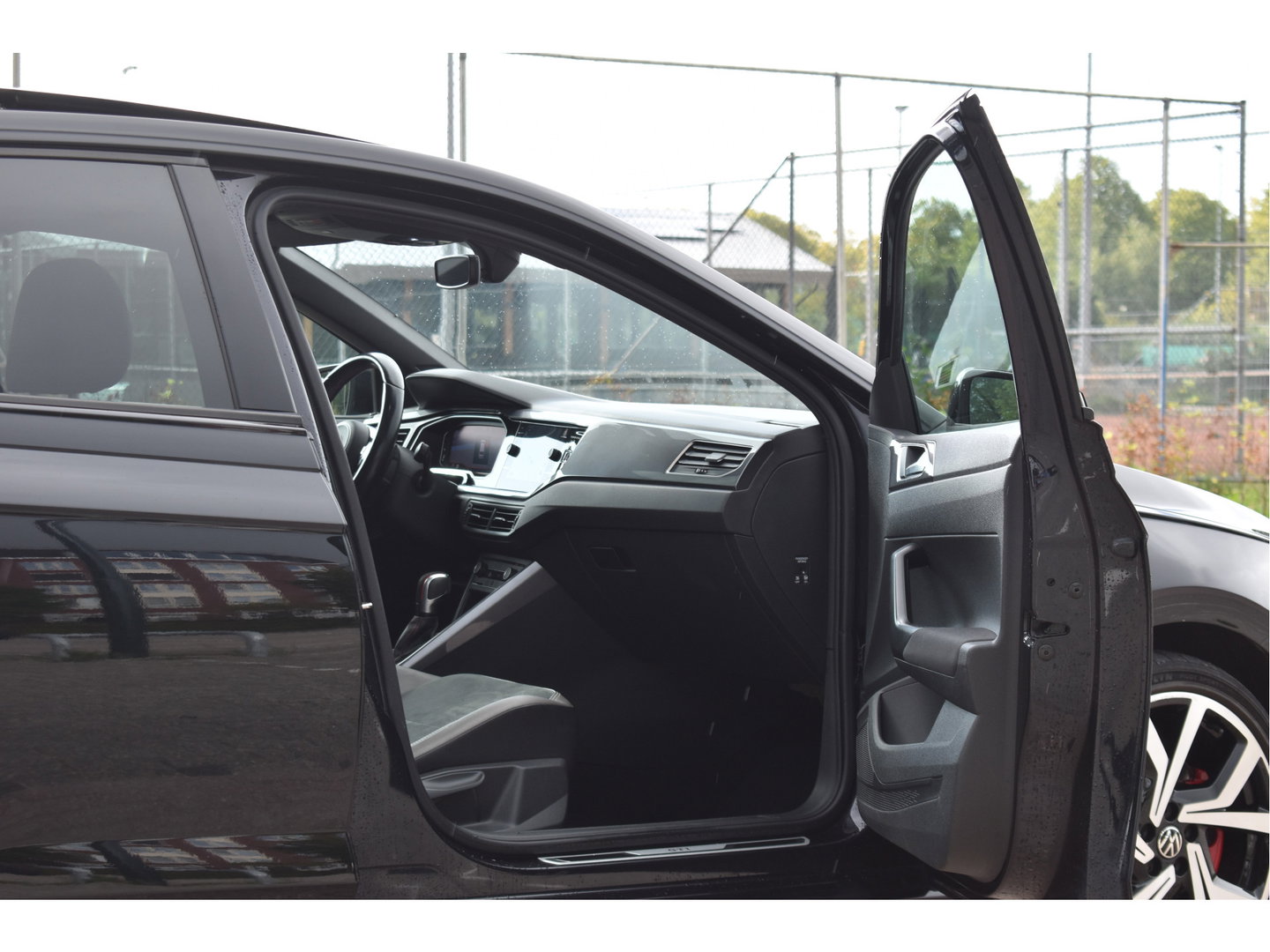 Volkswagen Polo 2.0 TSI GTI Executive 200 pk | Keyless | Pano | Camera | Carplay | DAB | Virtual cockpit | Full LED | LM 18" | Netjes