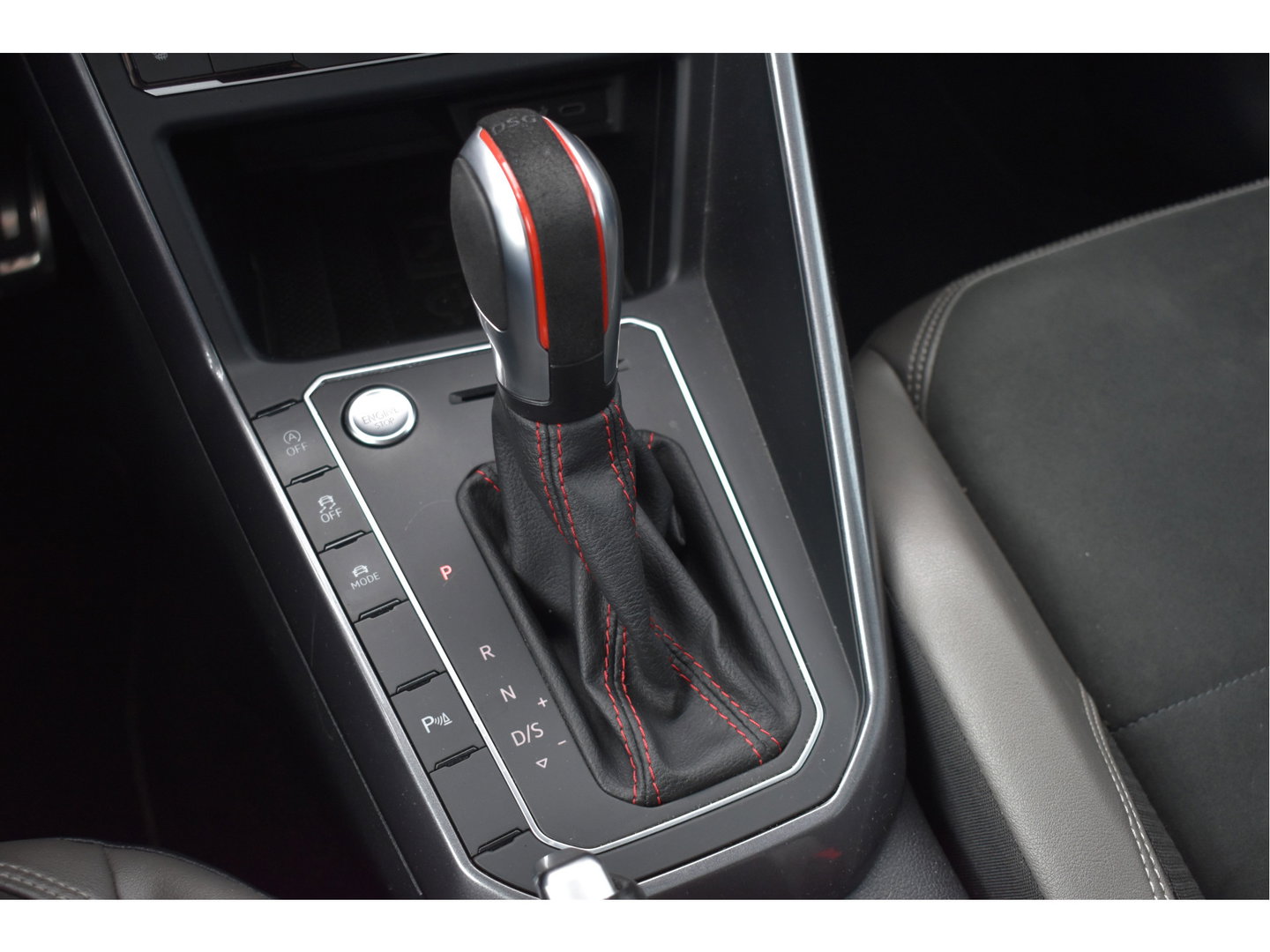 Volkswagen Polo 2.0 TSI GTI Executive 200 pk | Keyless | Pano | Camera | Carplay | DAB | Virtual cockpit | Full LED | LM 18" | Netjes
