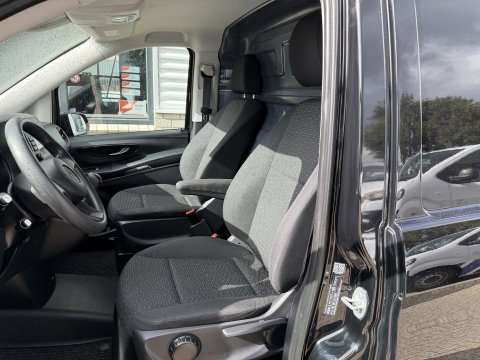 Mercedes-Benz Vito 110 CDI Lang L2H1 / euro 6 / bpm vrij / vaste prijs rijklaar € 16.950 ex btw / lease vanaf € 285 / airco / cruise control / navigatie / achterdeuren / comfort stoelen