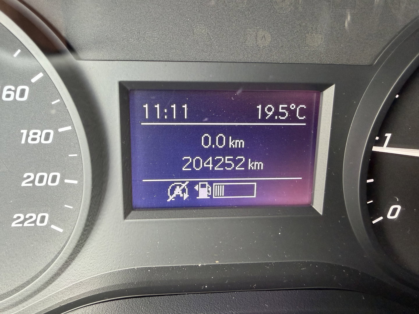 Mercedes-Benz Vito 110 CDI Lang L2H1 / euro 6 / bpm vrij / vaste prijs rijklaar € 16.950 ex btw / lease vanaf € 285 / airco / cruise control / navigatie / achterdeuren / comfort stoelen