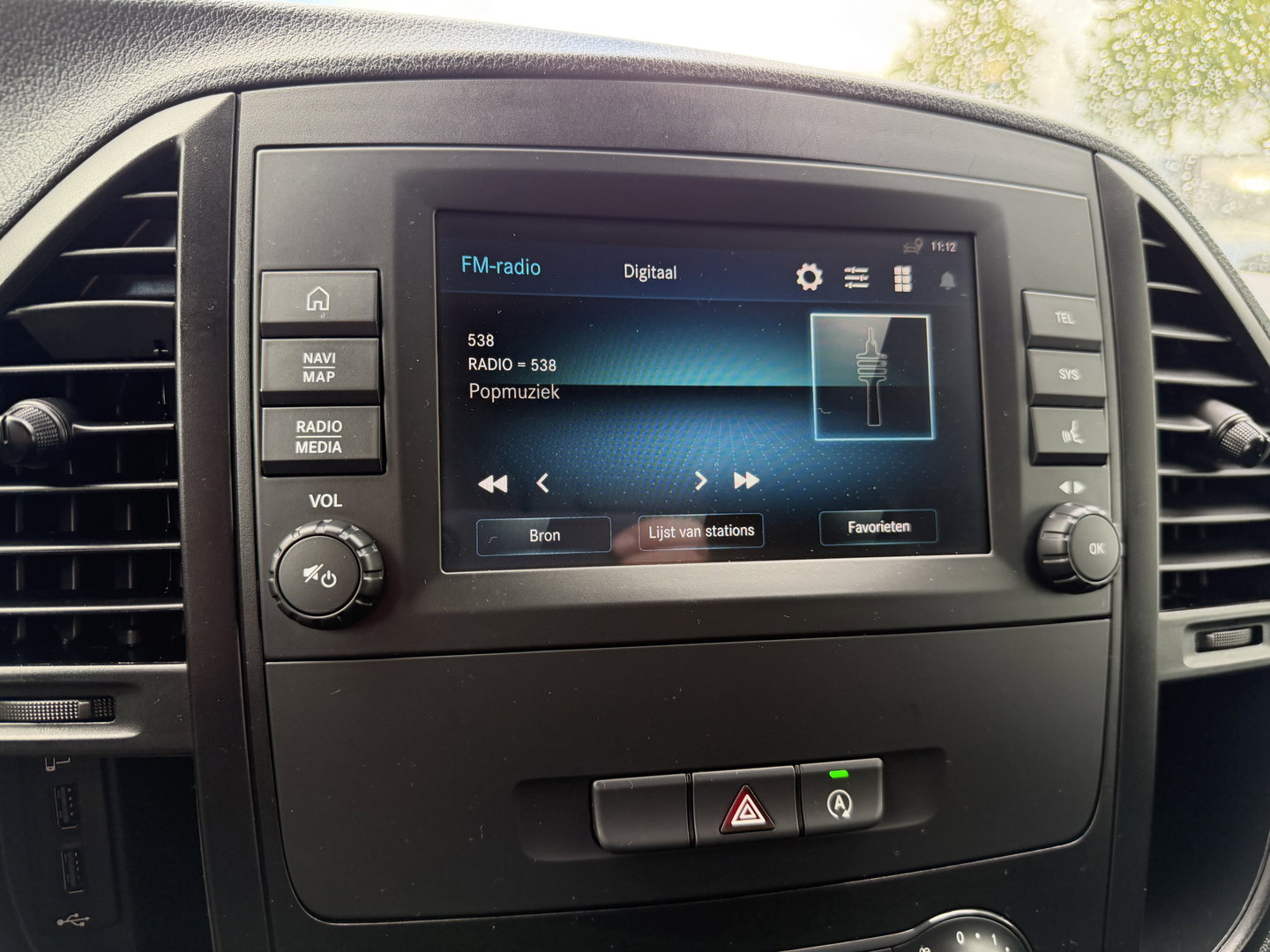Mercedes-Benz Vito 110 CDI Lang L2H1 / euro 6 / bpm vrij / vaste prijs rijklaar € 16.950 ex btw / lease vanaf € 285 / airco / cruise control / navigatie / achterdeuren / comfort stoelen