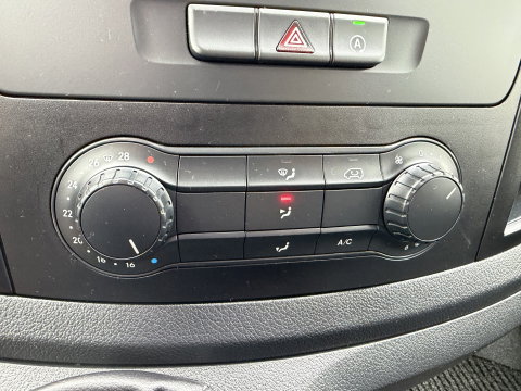 Mercedes-Benz Vito 110 CDI Lang L2H1 / euro 6 / bpm vrij / vaste prijs rijklaar € 16.950 ex btw / lease vanaf € 285 / airco / cruise control / navigatie / achterdeuren / comfort stoelen