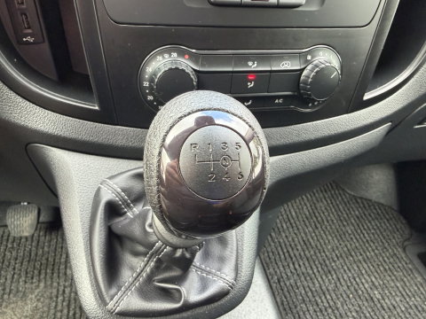 Mercedes-Benz Vito 110 CDI Lang L2H1 / euro 6 / bpm vrij / vaste prijs rijklaar € 16.950 ex btw / lease vanaf € 285 / airco / cruise control / navigatie / achterdeuren / comfort stoelen
