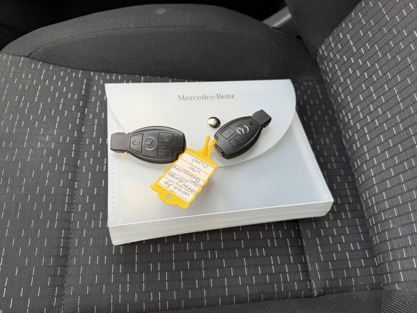 Mercedes-Benz Vito 110 CDI Lang L2H1 / euro 6 / bpm vrij / vaste prijs rijklaar € 16.950 ex btw / lease vanaf € 285 / airco / cruise control / navigatie / achterdeuren / comfort stoelen