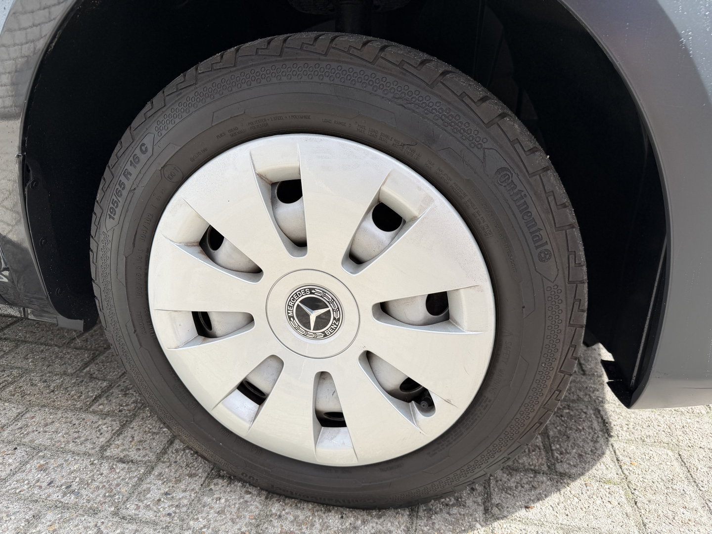 Mercedes-Benz Vito 110 CDI Lang L2H1 / euro 6 / bpm vrij / vaste prijs rijklaar € 16.950 ex btw / lease vanaf € 285 / airco / cruise control / navigatie / achterdeuren / comfort stoelen
