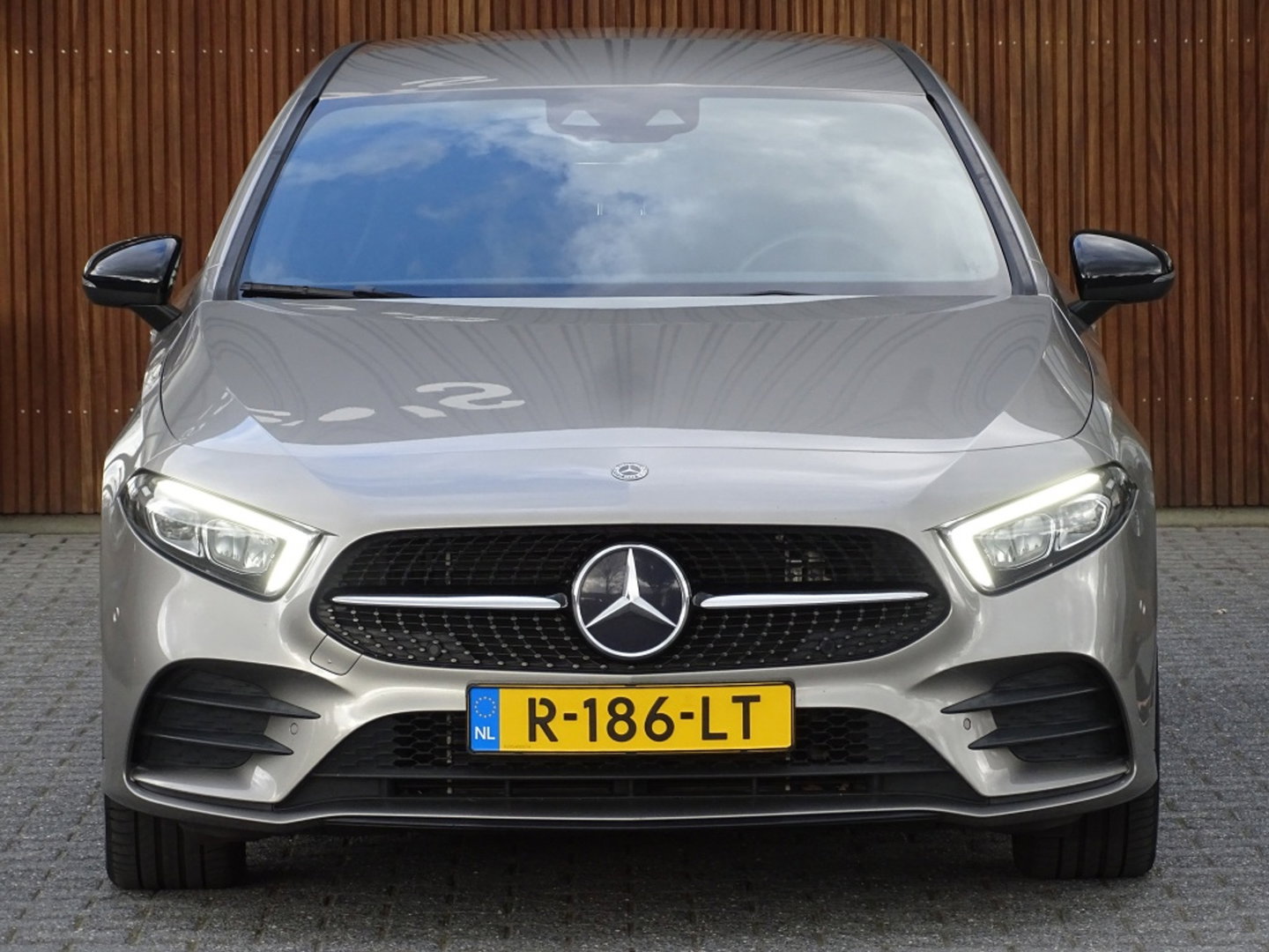 Mercedes-Benz A-Klasse 250e 215PK automaat / AMG Line / 2020 / LED