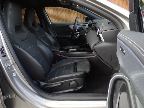Mercedes-Benz A-Klasse 250e 215PK automaat / AMG Line / 2020 / LED