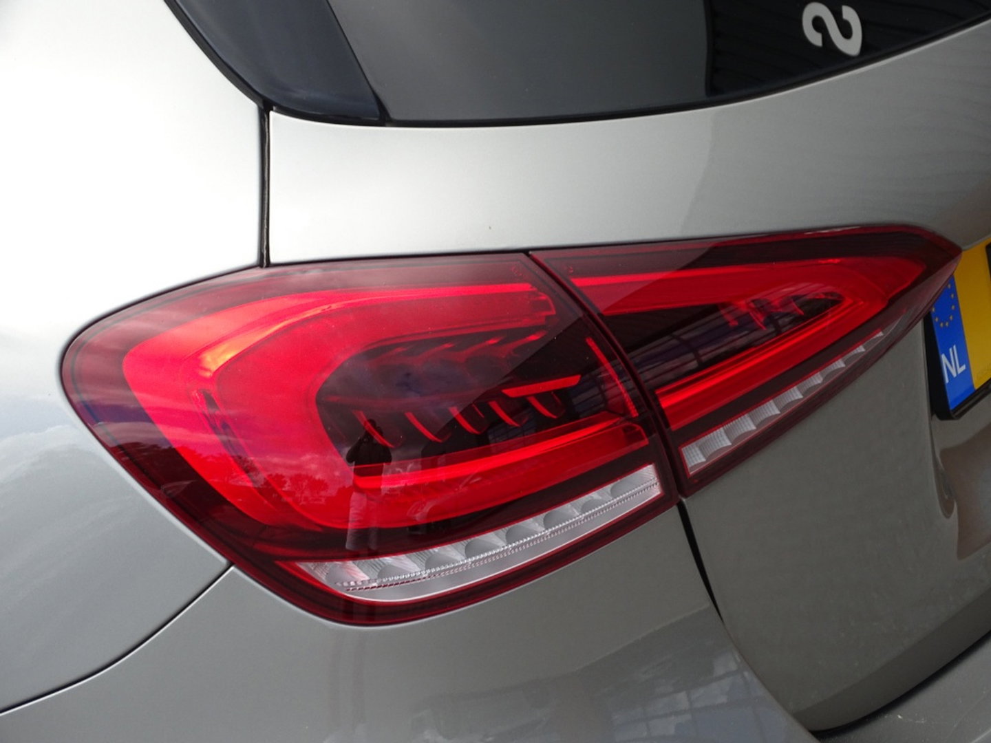 Mercedes-Benz A-Klasse 250e 215PK automaat / AMG Line / 2020 / LED