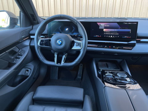 BMW 5 Serie Touring 530e M Sport Edition | Origineel Nederlands | Elektrische Trekhaak | Keyless Go & Entry | Harman & Kardon | Apple Carplay |