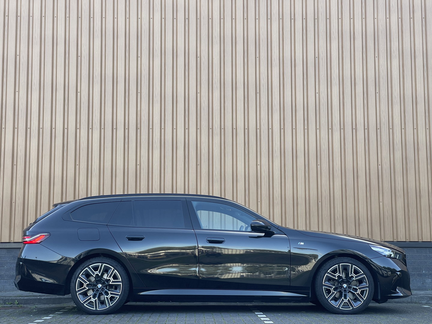 BMW 5 Serie Touring 530e M Sport Edition | Origineel Nederlands | Elektrische Trekhaak | Keyless Go & Entry | Harman & Kardon | Apple Carplay |