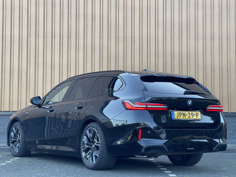 BMW 5 Serie Touring 530e M Sport Edition | Origineel Nederlands | Elektrische Trekhaak | Keyless Go & Entry | Harman & Kardon | Apple Carplay |