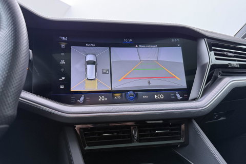 Volkswagen Touareg 3.0 TSi eHybrid 4MOTION R | Luchtvering | Panoramadak | Dynaudio | 360° Camera | Head-Up | Trekhaak | Massage | ACC