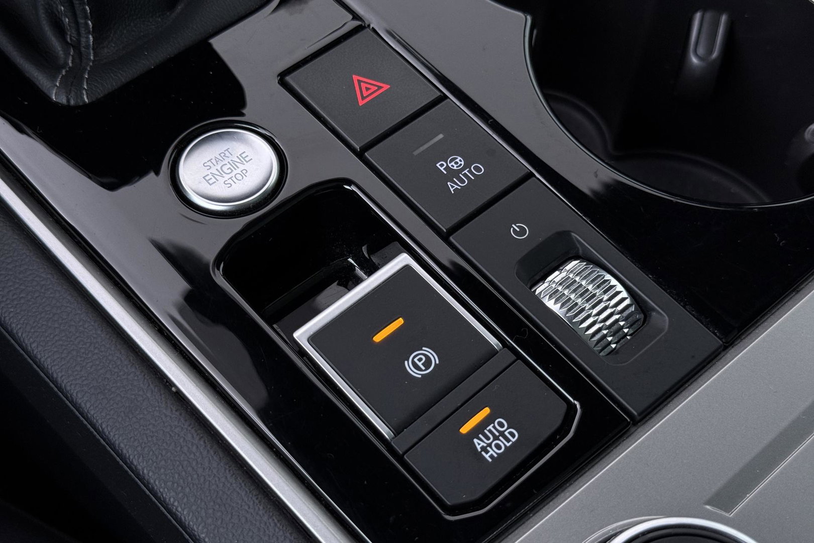 Volkswagen Touareg 3.0 TSi eHybrid 4MOTION R | Luchtvering | Panoramadak | Dynaudio | 360° Camera | Head-Up | Trekhaak | Massage | ACC