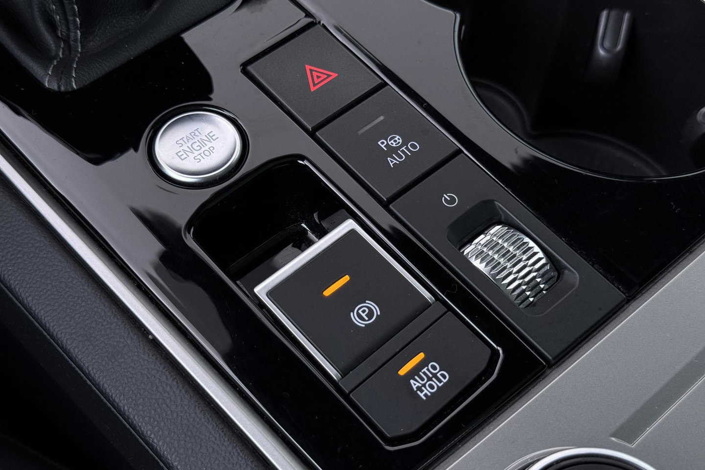 Volkswagen Touareg 3.0 TSi eHybrid 4MOTION R | Luchtvering | Panoramadak | Dynaudio | 360° Camera | Head-Up | Trekhaak | Massage | ACC