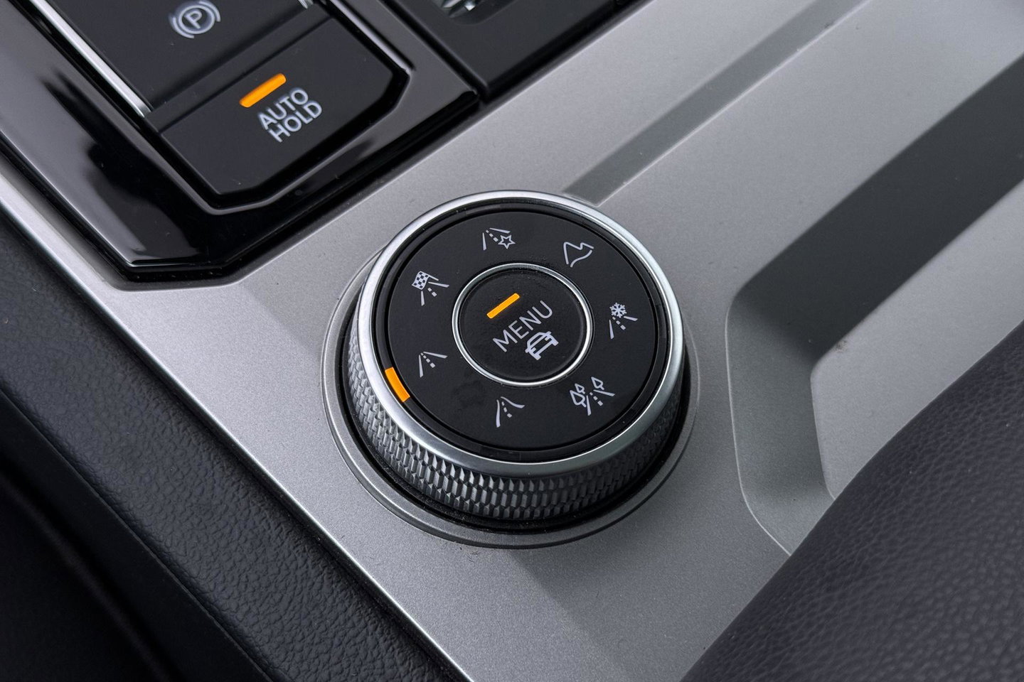 Volkswagen Touareg 3.0 TSi eHybrid 4MOTION R | Luchtvering | Panoramadak | Dynaudio | 360° Camera | Head-Up | Trekhaak | Massage | ACC
