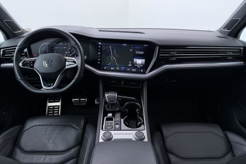 Volkswagen Touareg 3.0 TSi eHybrid 4MOTION R | Luchtvering | Panoramadak | Dynaudio | 360° Camera | Head-Up | Trekhaak | Massage | ACC