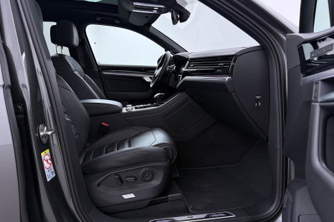 Volkswagen Touareg 3.0 TSi eHybrid 4MOTION R | Luchtvering | Panoramadak | Dynaudio | 360° Camera | Head-Up | Trekhaak | Massage | ACC