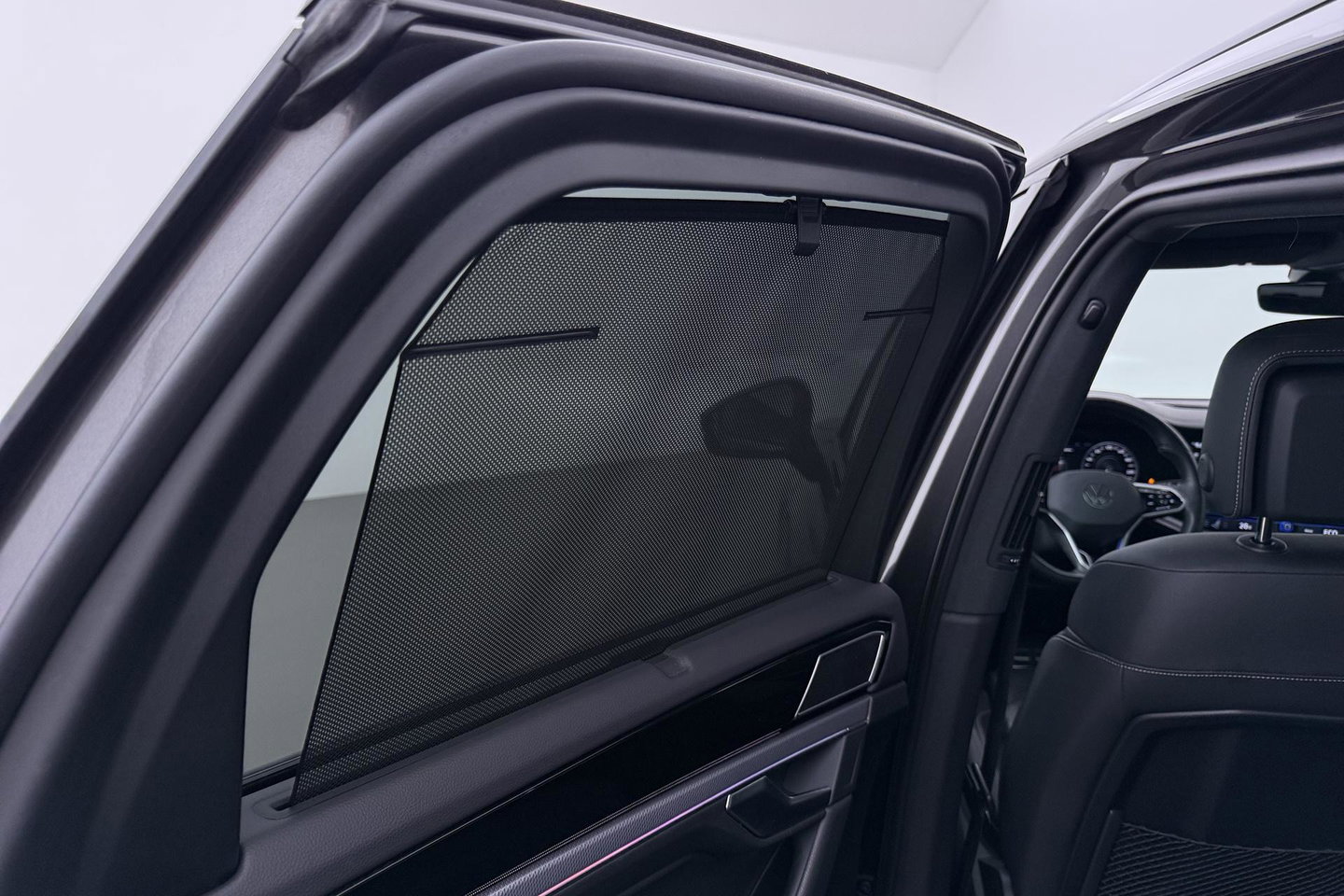 Volkswagen Touareg 3.0 TSi eHybrid 4MOTION R | Luchtvering | Panoramadak | Dynaudio | 360° Camera | Head-Up | Trekhaak | Massage | ACC