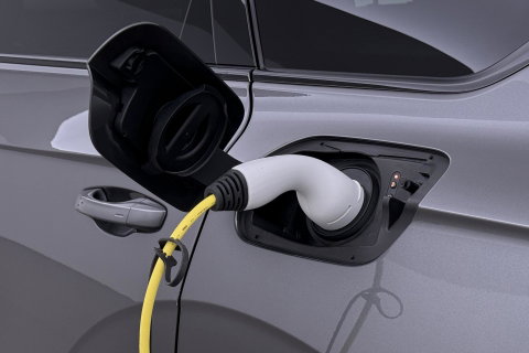 Volkswagen Touareg 3.0 TSi eHybrid 4MOTION R | Luchtvering | Panoramadak | Dynaudio | 360° Camera | Head-Up | Trekhaak | Massage | ACC