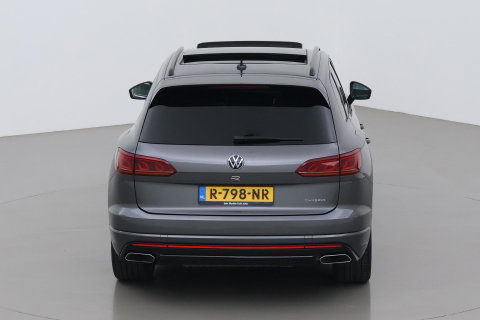 Volkswagen Touareg 3.0 TSi eHybrid 4MOTION R | Luchtvering | Panoramadak | Dynaudio | 360° Camera | Head-Up | Trekhaak | Massage | ACC