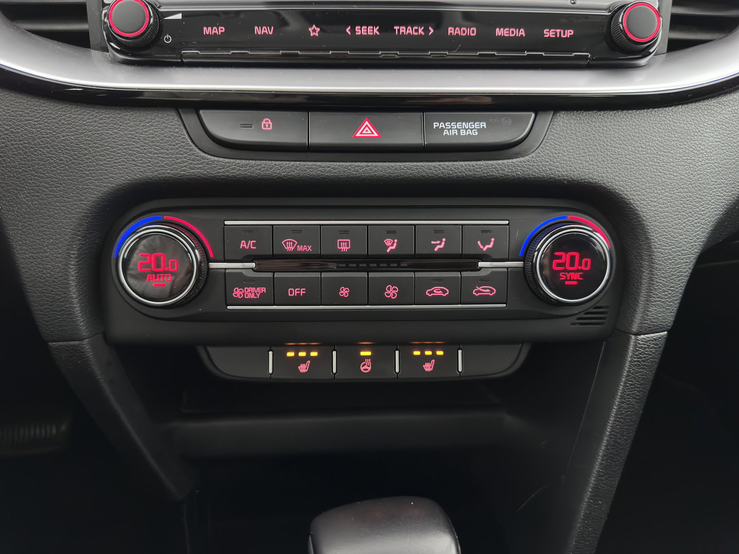 Kia Xceed 1.6 GDi PHEV DynamicPlusLine (Plug-In) {SoH-97%} (INCL-BTW ) Aut.*LEATHER-FABRIC | FULL-LED | KEYLESS | NAVI-FULLMAP | HEATED-SPORTSEATS | CAMERA | DAB | LANE-ASSIST | CRUISE | PRIVACY-GLASS | 16''ALU*
