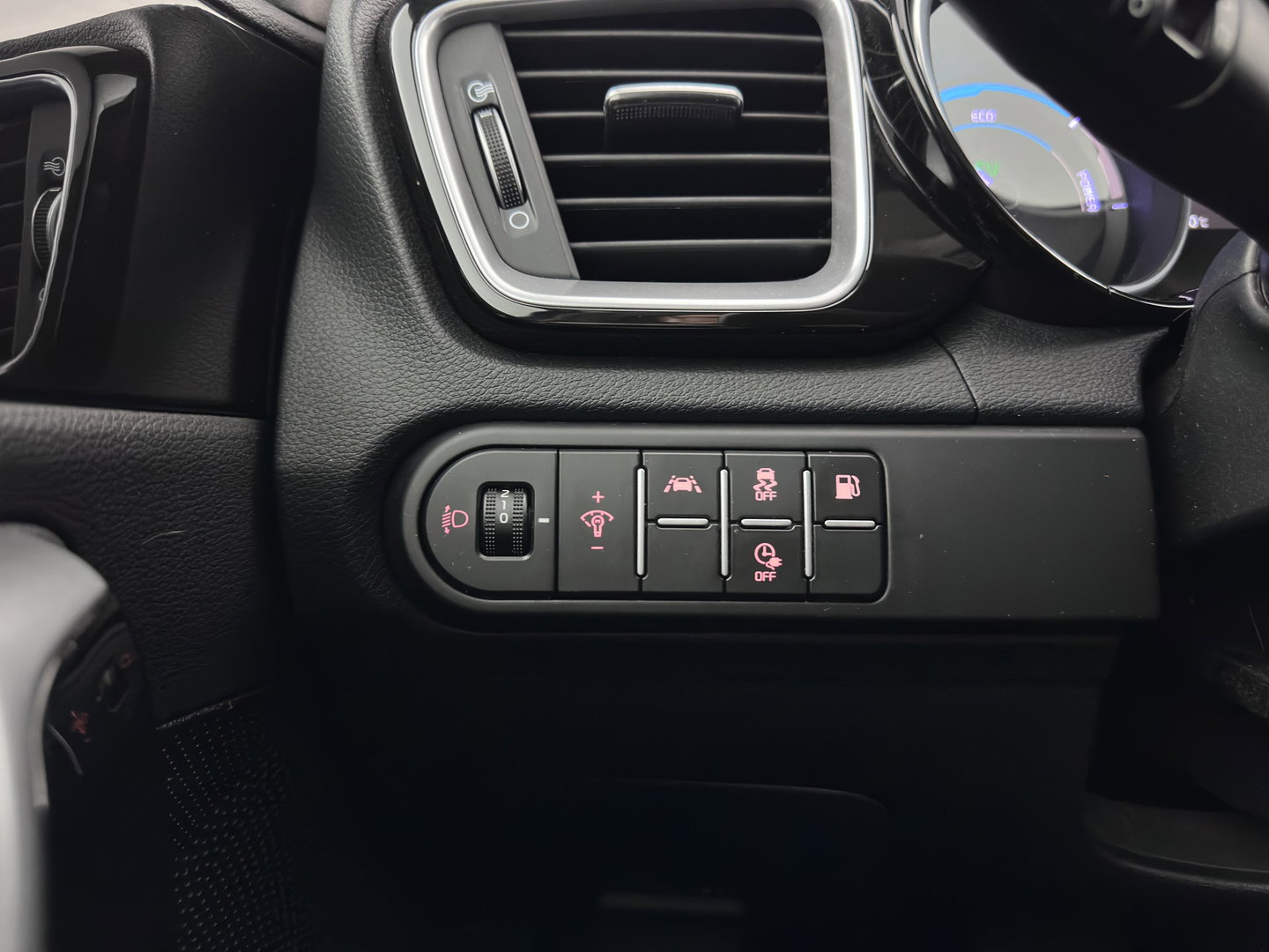 Kia Xceed 1.6 GDi PHEV DynamicPlusLine (Plug-In) {SoH-97%} (INCL-BTW ) Aut.*LEATHER-FABRIC | FULL-LED | KEYLESS | NAVI-FULLMAP | HEATED-SPORTSEATS | CAMERA | DAB | LANE-ASSIST | CRUISE | PRIVACY-GLASS | 16''ALU*