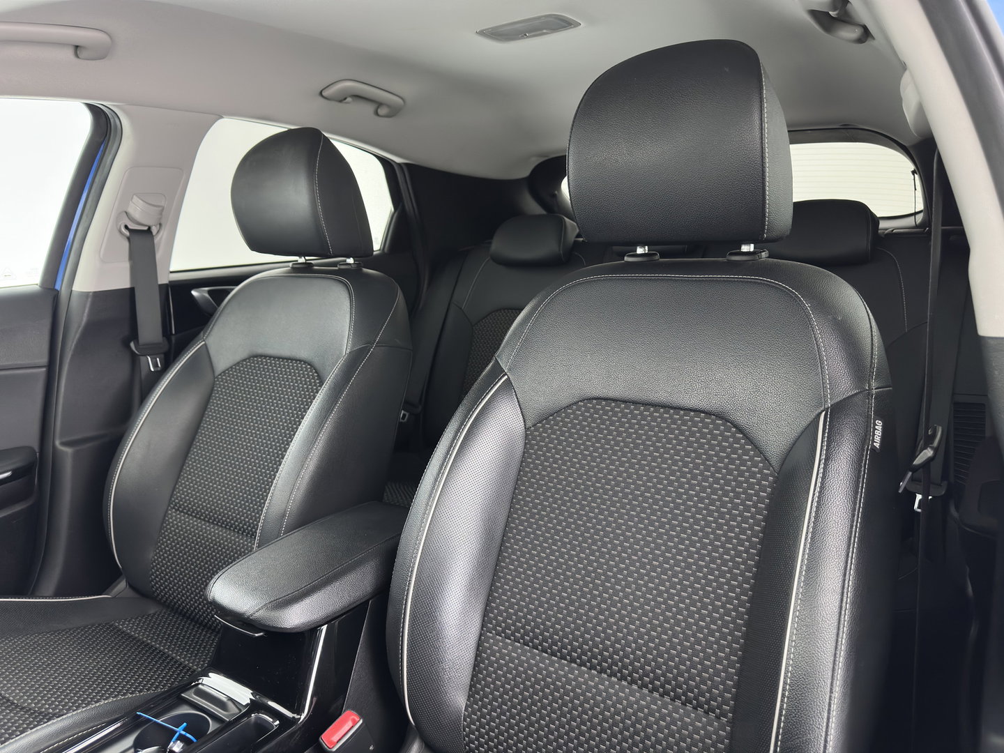 Kia Xceed 1.6 GDi PHEV DynamicPlusLine (Plug-In) {SoH-97%} (INCL-BTW ) Aut.*LEATHER-FABRIC | FULL-LED | KEYLESS | NAVI-FULLMAP | HEATED-SPORTSEATS | CAMERA | DAB | LANE-ASSIST | CRUISE | PRIVACY-GLASS | 16''ALU*