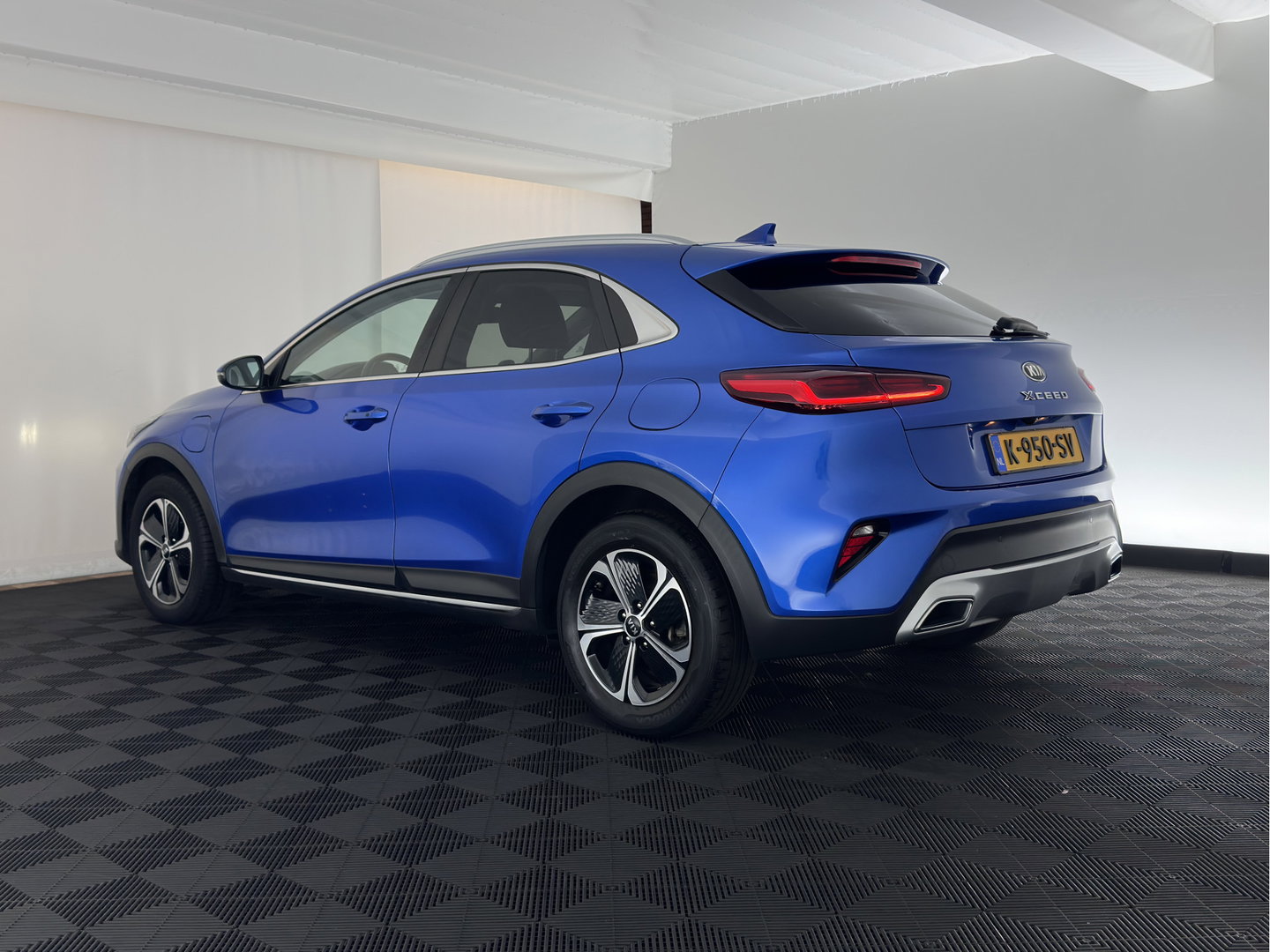 Kia Xceed 1.6 GDi PHEV DynamicPlusLine (Plug-In) {SoH-97%} (INCL-BTW ) Aut.*LEATHER-FABRIC | FULL-LED | KEYLESS | NAVI-FULLMAP | HEATED-SPORTSEATS | CAMERA | DAB | LANE-ASSIST | CRUISE | PRIVACY-GLASS | 16''ALU*