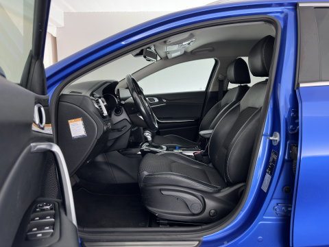 Kia Xceed 1.6 GDi PHEV DynamicPlusLine (Plug-In) {SoH-97%} (INCL-BTW ) Aut.*LEATHER-FABRIC | FULL-LED | KEYLESS | NAVI-FULLMAP | HEATED-SPORTSEATS | CAMERA | DAB | LANE-ASSIST | CRUISE | PRIVACY-GLASS | 16''ALU*