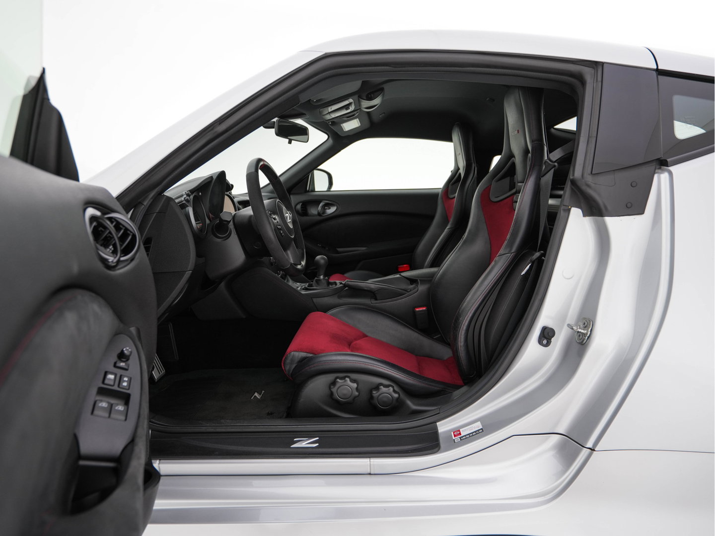 Nissan 370Z 3.7 V6 Nismo *LEATHER-MICROFIBRE | XENON | RECARO-SPORTSEATS | BOSE-SOUND | CAMERA | NAVI-FULLMAP | KEYLESS | ECC | BREMBO-BRAKES | CRUISE | INVIDIA-SPORTEXHAUST | SYNCHROREV MATCH | 19'' RAYS-ALU*