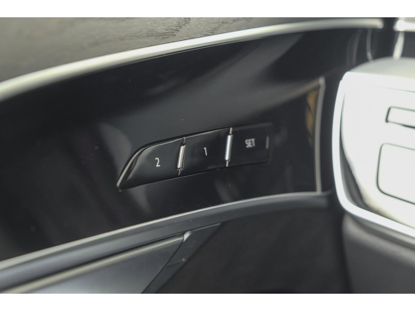 Audi A8 60 TFSIe 462pk S-Line Quattro Panoramdak *BTW* B&O *SOH 100%* 4-Wielsturing RS stoelen Luchtvering Massage Stoelkoeling
