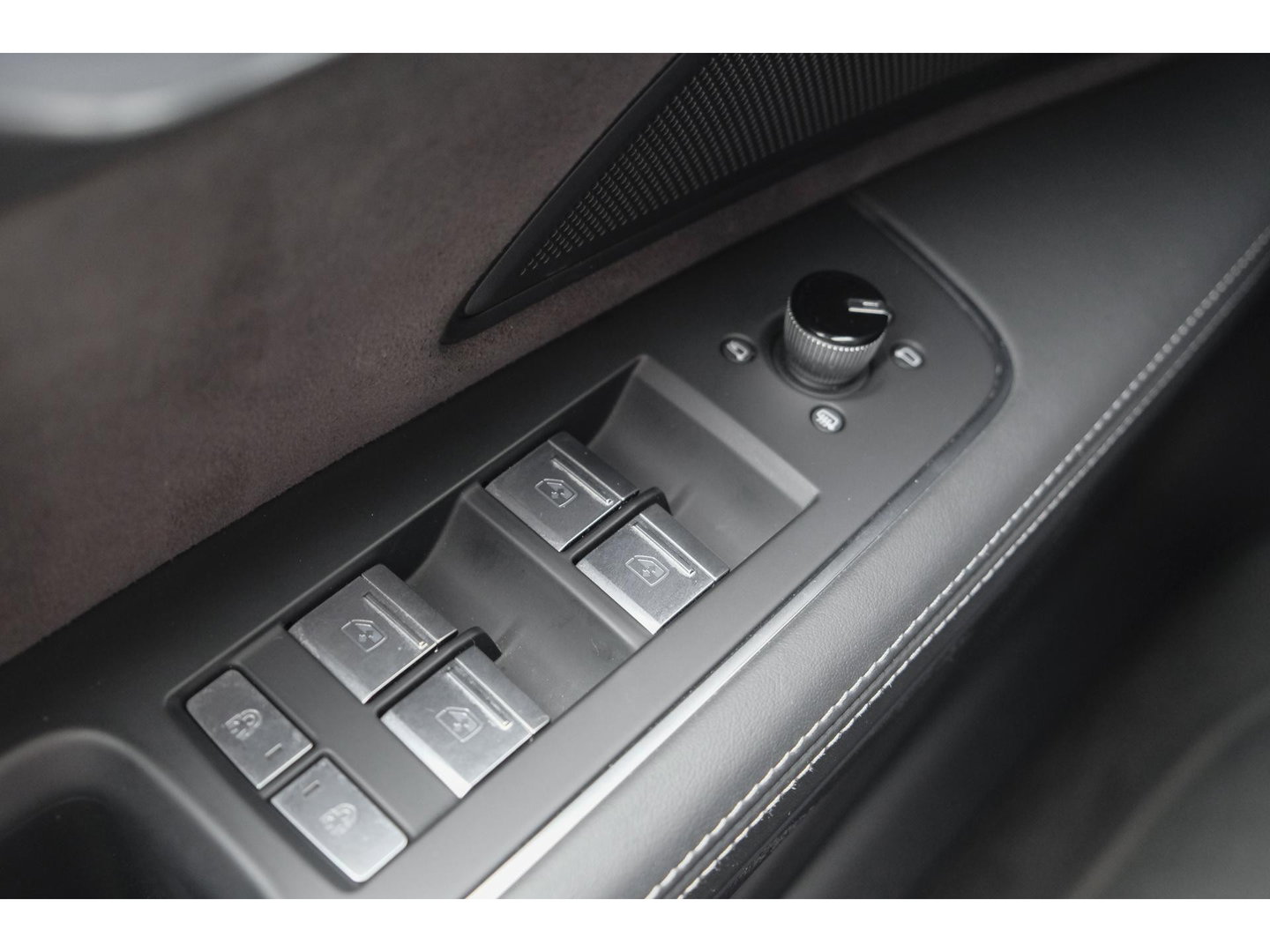 Audi A8 60 TFSIe 462pk S-Line Quattro Panoramdak *BTW* B&O *SOH 100%* 4-Wielsturing RS stoelen Luchtvering Massage Stoelkoeling