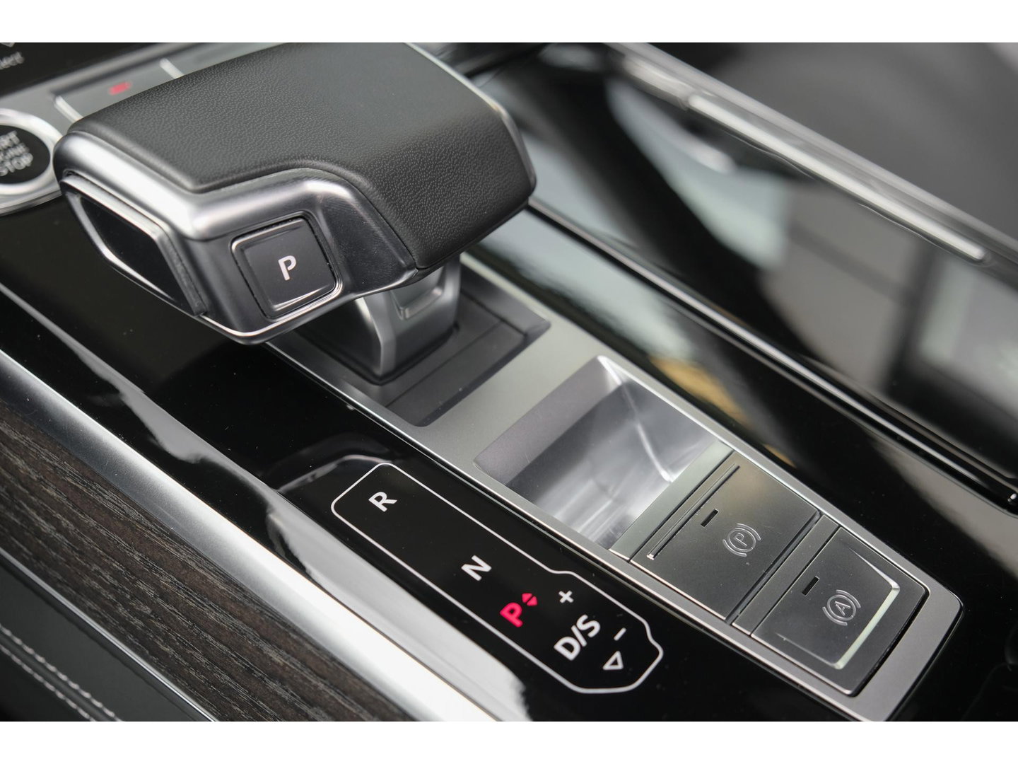 Audi A8 60 TFSIe 462pk S-Line Quattro Panoramdak *BTW* B&O *SOH 100%* 4-Wielsturing RS stoelen Luchtvering Massage Stoelkoeling