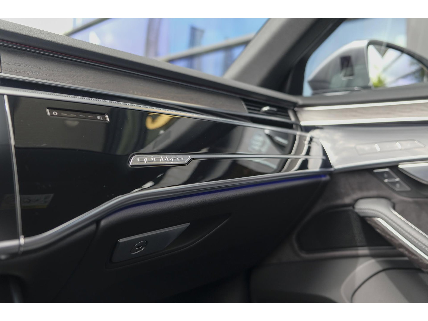 Audi A8 60 TFSIe 462pk S-Line Quattro Panoramdak *BTW* B&O *SOH 100%* 4-Wielsturing RS stoelen Luchtvering Massage Stoelkoeling