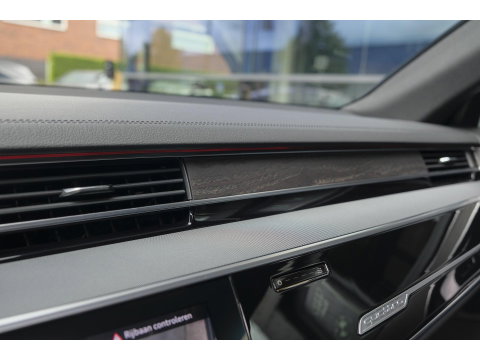 Audi A8 60 TFSIe 462pk S-Line Quattro Panoramdak *BTW* B&O *SOH 100%* 4-Wielsturing RS stoelen Luchtvering Massage Stoelkoeling