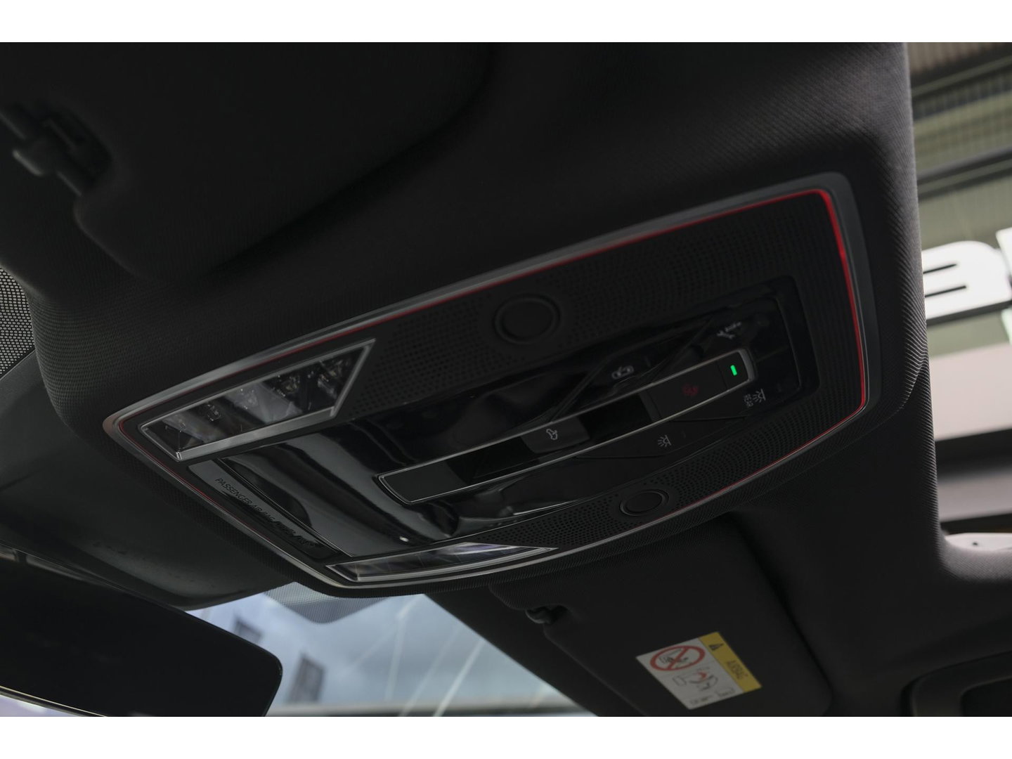 Audi A8 60 TFSIe 462pk S-Line Quattro Panoramdak *BTW* B&O *SOH 100%* 4-Wielsturing RS stoelen Luchtvering Massage Stoelkoeling