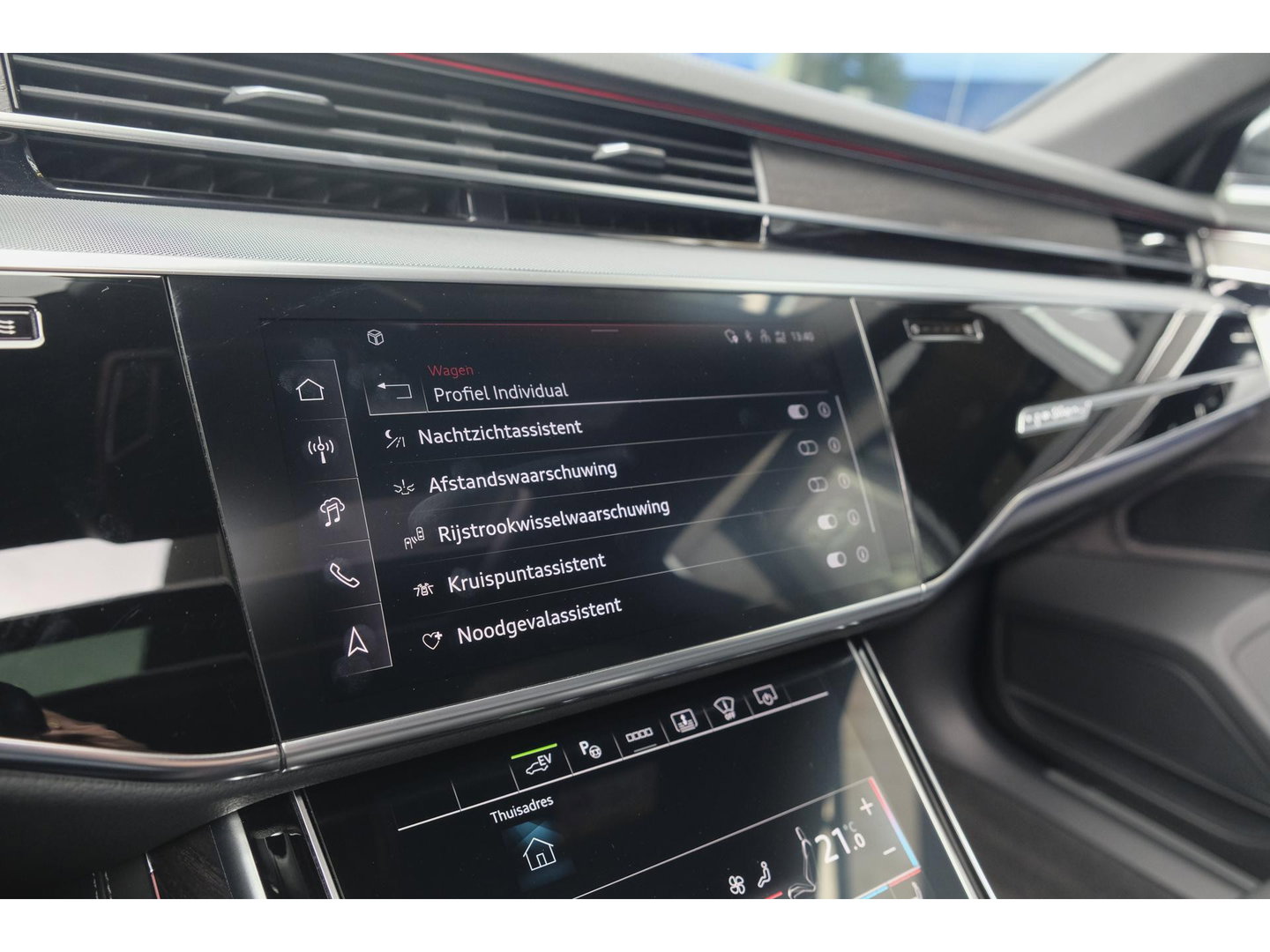 Audi A8 60 TFSIe 462pk S-Line Quattro Panoramdak *BTW* B&O *SOH 100%* 4-Wielsturing RS stoelen Luchtvering Massage Stoelkoeling