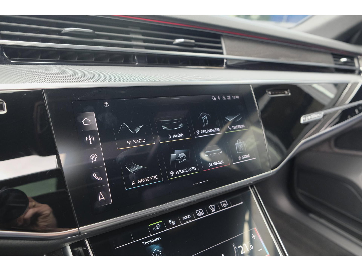 Audi A8 60 TFSIe 462pk S-Line Quattro Panoramdak *BTW* B&O *SOH 100%* 4-Wielsturing RS stoelen Luchtvering Massage Stoelkoeling
