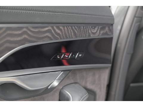 Audi A8 60 TFSIe 462pk S-Line Quattro Panoramdak *BTW* B&O *SOH 100%* 4-Wielsturing RS stoelen Luchtvering Massage Stoelkoeling