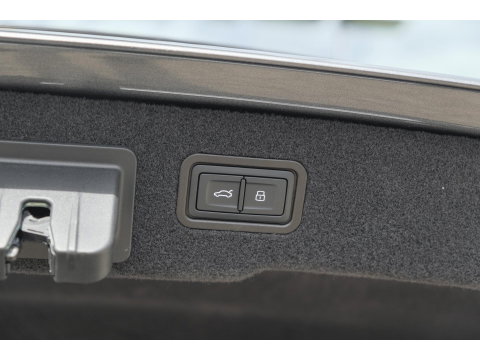 Audi A8 60 TFSIe 462pk S-Line Quattro Panoramdak *BTW* B&O *SOH 100%* 4-Wielsturing RS stoelen Luchtvering Massage Stoelkoeling