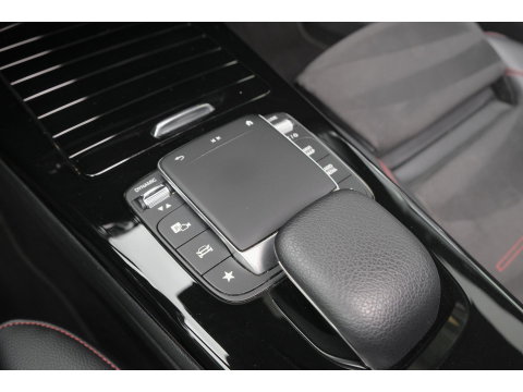 Mercedes-Benz CLA-Klasse CLA250 AMG 224pk Panoramadak Night pakket Widescreen Sfeerverlichting 19" LMV